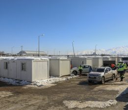 VAN EKİBİ DEPREM BÖLGESİNDE KONTEYNER KENT KURUYOR!