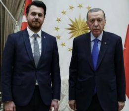 AK PARTİ VAN İL BAŞKANLIĞI’NA EMRE GÜRAY ATANDI