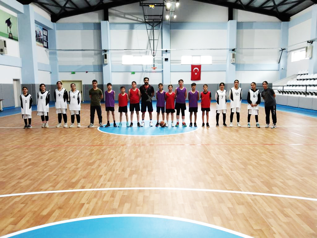 GEVAŞ GENÇLİK VE SPOR İLÇE MÜDÜRLÜĞÜ, 750 SPORCUYA EĞİTİM VERMEYE DEVAM EDİYOR
