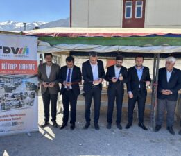 GEVAŞ’TA  KİTAP FUARI AÇILDI