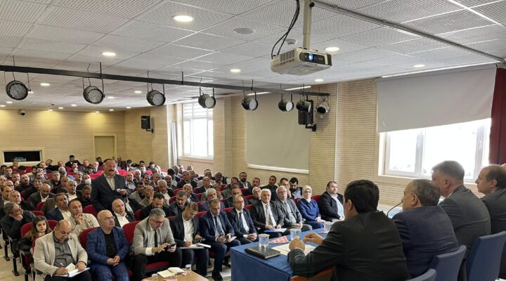 AK Parti İl Başkanı Arvas, Gevaş’ta Muhtarlarla Buluştu