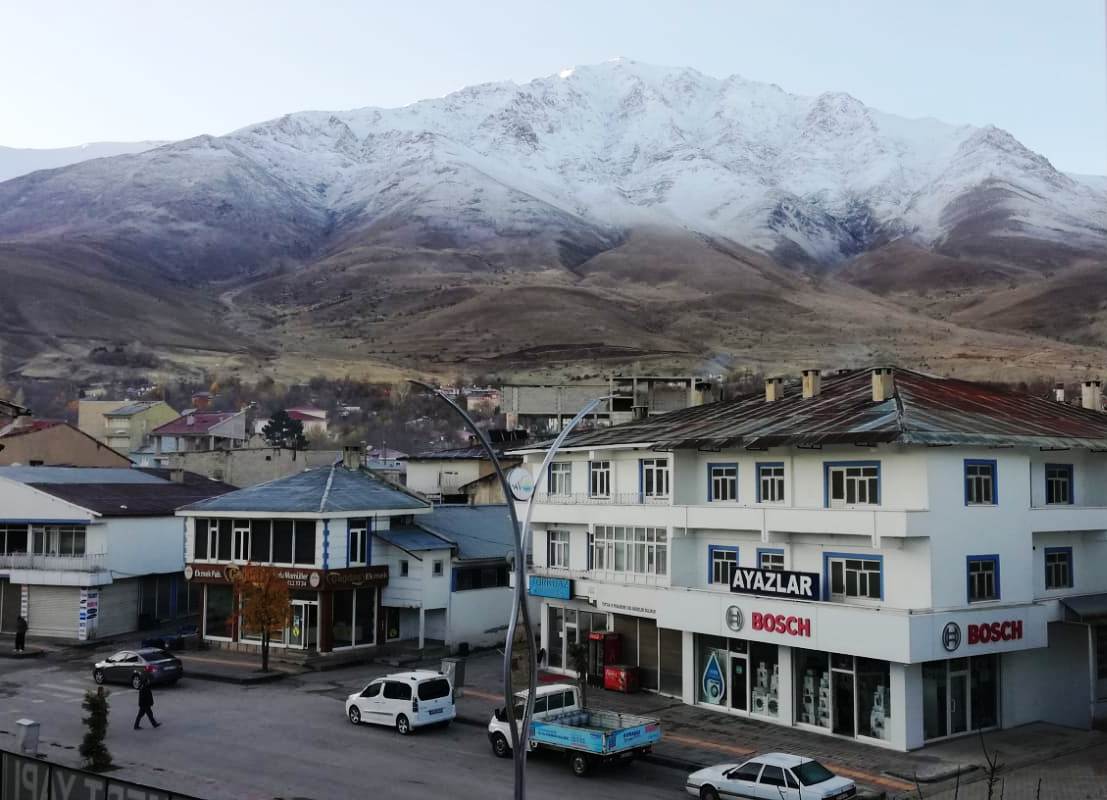 Artos Dağı beyaz gelinliğini giydi