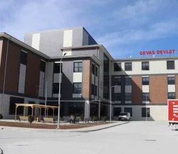 Gevaş Devlet Hastanesi’nde Açık Foseptik Çukuru Tepki Çekti