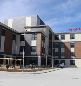 Gevaş Devlet Hastanesi’nde Açık Foseptik Çukuru Tepki Çekti